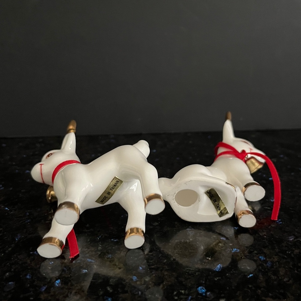 Vintage White Christmas Reindeer - Bone China Porcelain Figurines Gold Trim - Picture 4 of 4